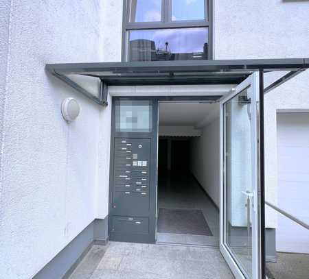 Neu in Bielefeld-Mitte: Modernisierte Erdgeschosswohnung mit Terrasse und Carport