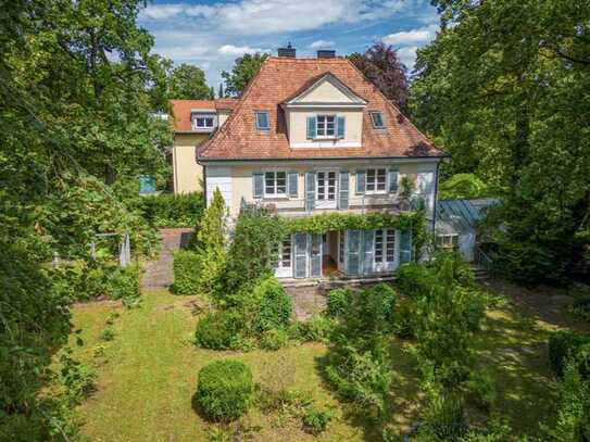 Historische, denkmalgeschützte Villa zur Renovierung