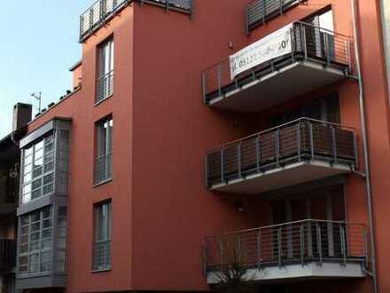 Lichtdurchflutete 3 Zimmer Wohnung mit Balkon und Einbauküche