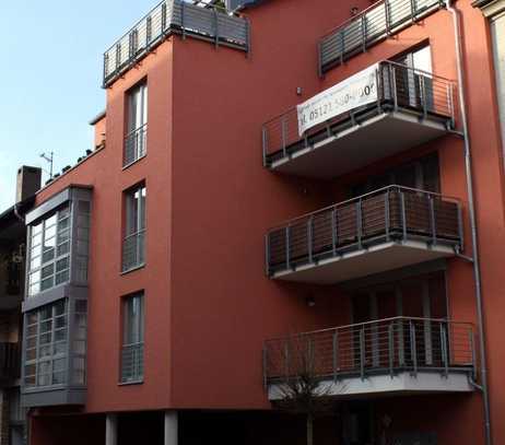 Lichtdurchflutete 3 Zimmer Wohnung mit Balkon und Einbauküche