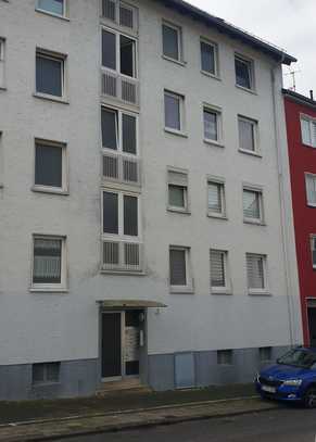 SCHÖNE ETAGENWOHNUNG MIT BALKON IN CITYLAGE