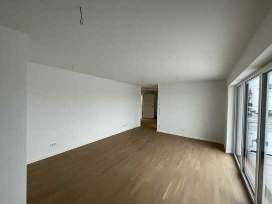 Wohnung mit EBK und Balkon: helle 3,5-Zimmer-Wohnung in Friedrichshafen