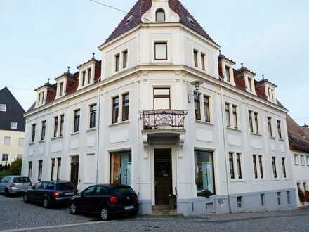 3-Zimmer-Wohnung mit Balkon in Elstra nahe Markt Supermarkt Spielplatz Schule Apotheke Italiener