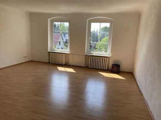 Schöne zwei Zimmer Wohnung mit Kaminofen in ruhiger Lage