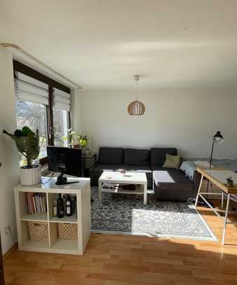 Teilmöblierte Ein-Zimmer-Wohnung mit Balkon und TG-Stellplatz in Stuttgart-Vaihingen