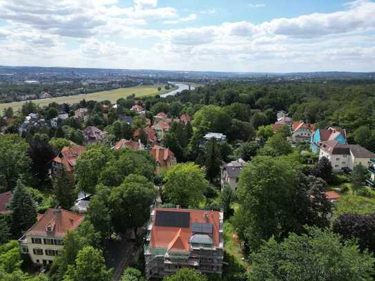 Erstbezug in bester Lage - liebevoll sanierter Altbau im Grünen