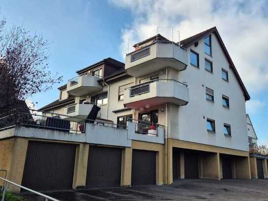 Sehr gepflegte Wohnung mit Balkon und Garage in gefragter Lage