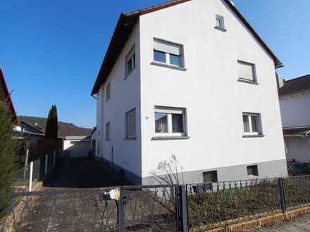 Charmantes 2 FH mit großem Garten und idyllischer Lage: Perfekt für Familien und Investoren!