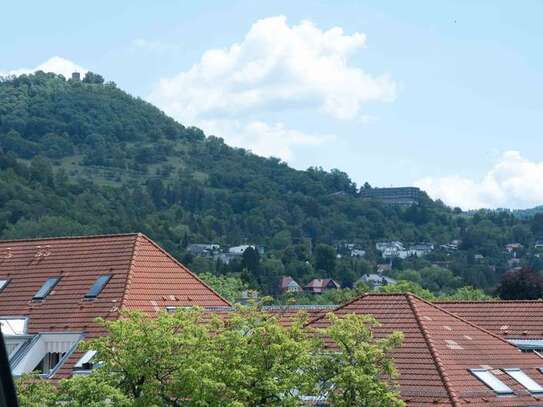 Schöne Stadtwohnung mit Aufzug und Garage