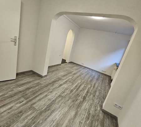 Komplett-modernisiertes 1 bis 2 Zimmer Appartement