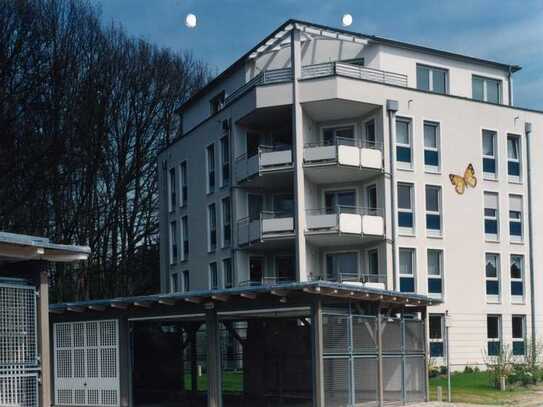 Geschmackvolle 2-Zimmer-Erdgeschosswohnung mit luxuriöser Innenausstattung mit EBK in Erlangen