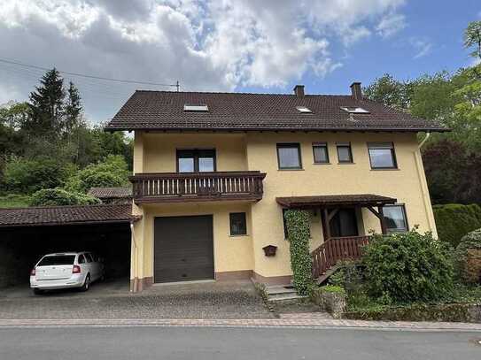 Gepflegtes Einfamilienhaus mit schönem Garten und Ausbaureserve