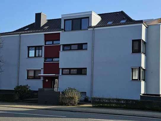 Attraktive mit Tageslicht durchflutete 3-Zimmer-Wohnung mit Balkon in Bremerhaven