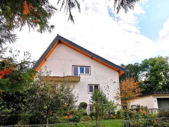 Helle 4-Zimmer-Wohnung mit Garten, Terrasse und Garage in GN-Meerholz