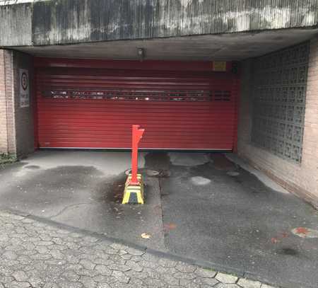 Großzügige Garagenplätze in Westhoven zu vermieten! Provisionsfrei!