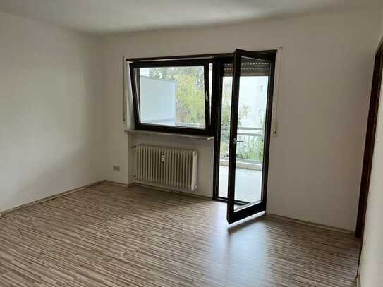 1-Raum-Wohnung mit Einbauküche, Tiefgaragenstellplatz in Uni-nähe