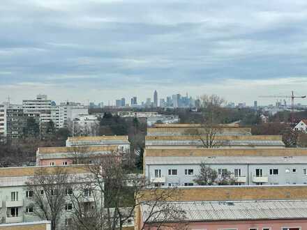 Frankfurt- Nied: 2 Zi. Etw mit Fernblickbalkon Skyline, 56 m² Wohnfl.,Tgl Bad, Tgl. Küche