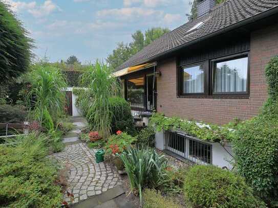 Freistehendes Einfamilienhaus mit herrlichem Garten in Mülheim Heißen Grenze Holthausen