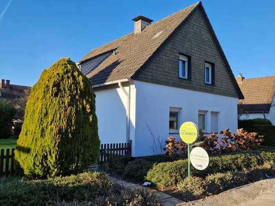 Ausbaufähig und mit Potenzial, das rockt! Freistehendes Einfamilienhaus auf großem Eckgrundstück