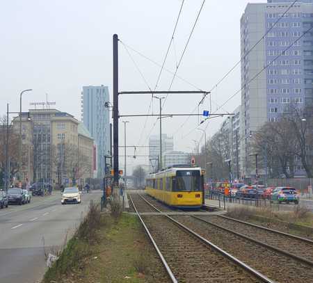 hell + zentral + großzügig + optimale Anbindungen --- nahe Volkspark Friedrichshain