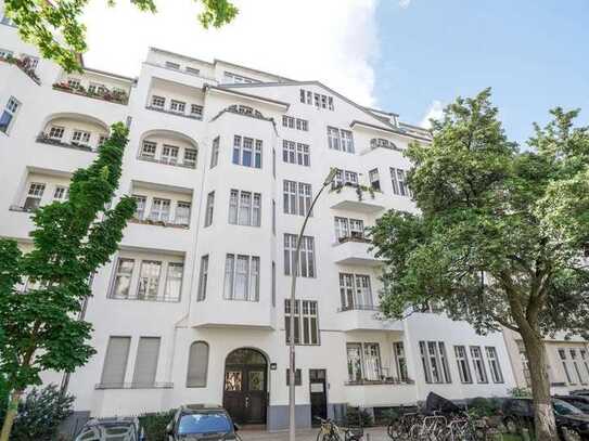 Sonnige ruhige Komfort-Dachgeschoßwohnung im Bayerischen Viertel mit großer Dachterrasse & Aufzug