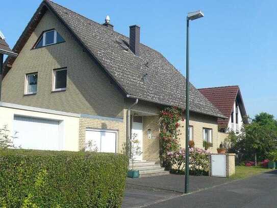 Provisionsfrei. Freistehendes Zweifamilienhaus in Gerresheim.