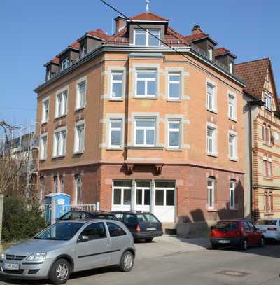 Stilvolle 3-Zimmer DG Wohnung zentrale Lage