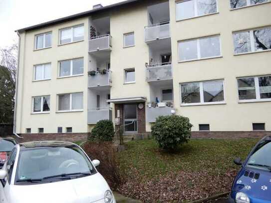 Ruhig gelegene 2-Raumwohnung mit Loggia in Mülheim zu vermieten.