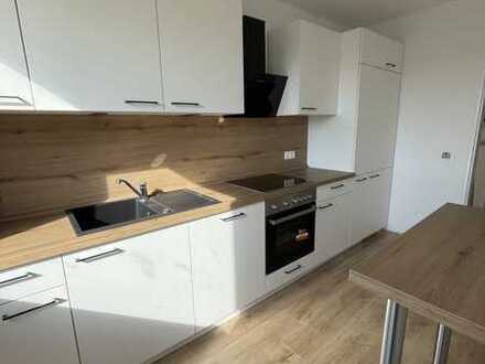 Frisch renovierte Wohnung mit Einbauküche und Südbalkon