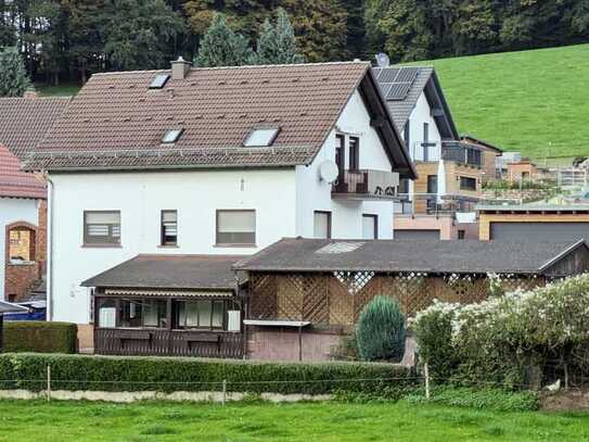 Gepflegtes EFH mit großem Unterstellplatz in ruhiger ländlicher Lage!