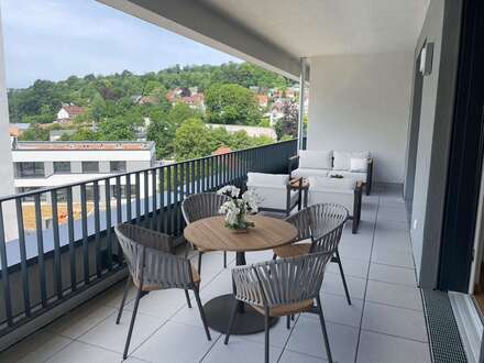 Erstbezug: Helle 2-Zimmerwohnung mit großem Balkon und schönem Ausblick