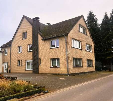 Stadt Blankenberg! Schöne 3-Zimmer-Wohnung, ländlich, im 1.Obergeschoss mit Balkon