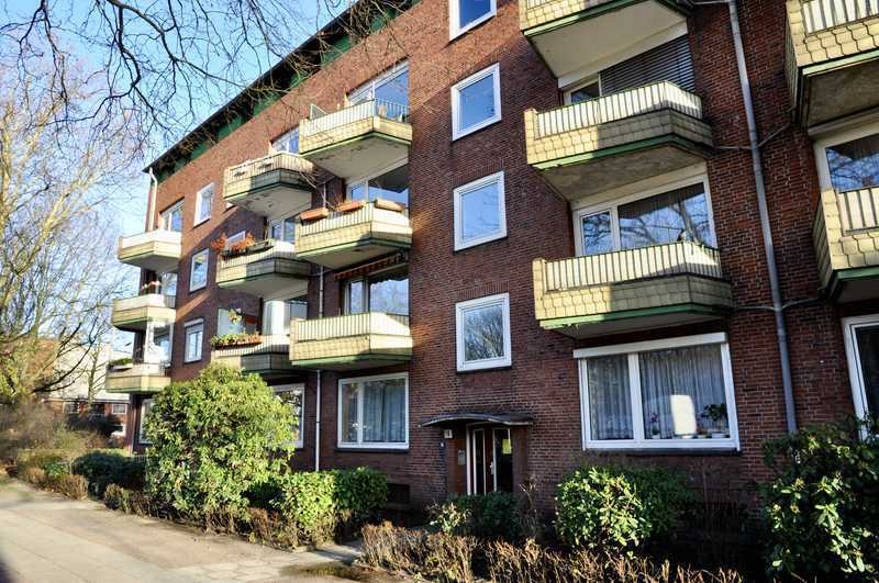 Investition mit Potential, 2 Zimmer, Balkon, zentrale Lage – Erbpacht – z. Zt. vermietet (möbliert)