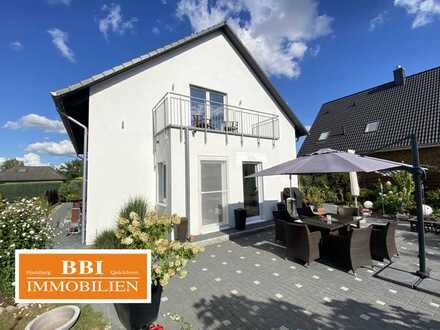 Großzügiges und Energieeffizientes Einfamilienhaus auf traumhaften, sonnigem Grundstück