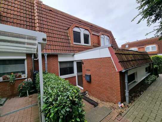 Modernes Reihenhaus in Osterholz-Scharmbeck (OT Scharmbeckstotel) mit Garage