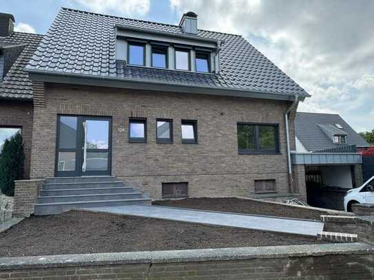 Erstbezug nach Sanierung mit Balkon: attraktive 2-Zimmer-EG-Wohnung in Viersen