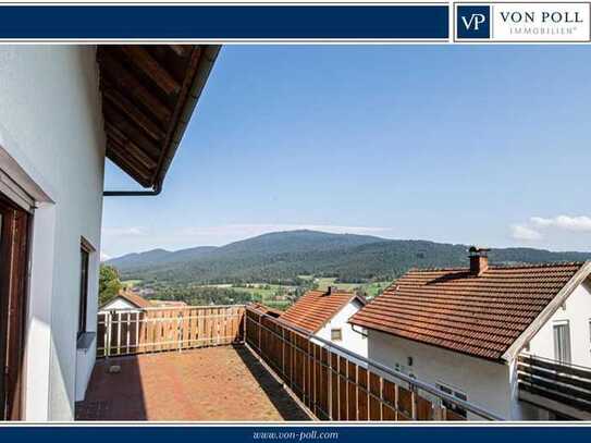 Kleines Einfamilienhaus mit schönem Ausblick zum Hohenbogen