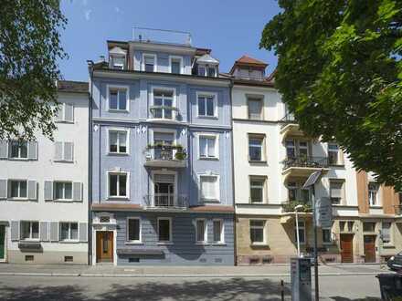Altbau-Juwel in der Wiehre. Stilvoll saniertes Stadthaus mit 8 WHG und Aufzug in 79102 Freiburg