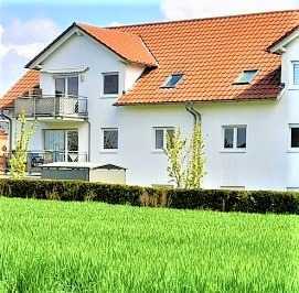Altenstadt OT: Wunderschöne DG-Wohnung mit Westbalkon und ausbaufähigem Dachboden!