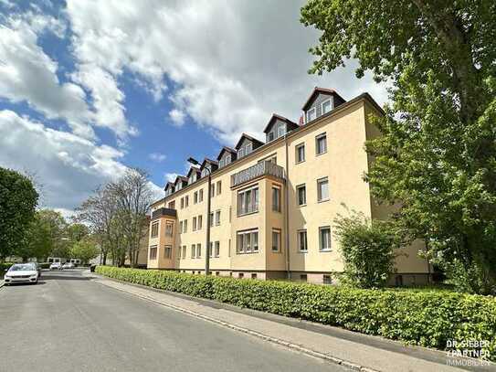 Helle 3RW mit schönem Blick ins Grüne * Wohnküche und modernes Tageslichtbad * Pkw-Stellplatz