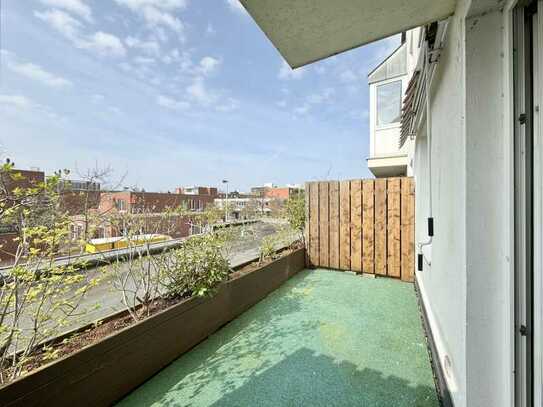 Schöne + helle 2,5-Zimmer-Maisonettewohnung mit großem sonnigem Balkon