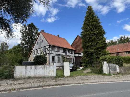 Teilsaniertes Fachwerkhaus zu verkaufen