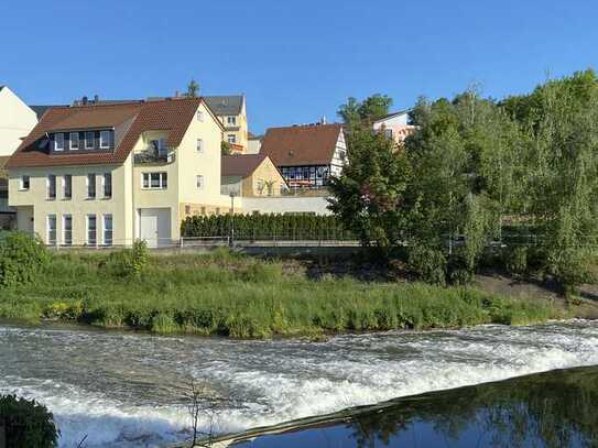 Gepflegtes Mehrfamilienhaus mit Terrasse und barrierefreien Bungalow sowie einer Garage