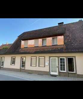 Erstbezug nach Sanierung: stilvolle 2-Zimmer-Wohnung mit EBK in Braunsbach