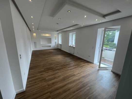 Exklusive 2-Zimmer-Wohnung mit gehobener Innenausstattung mit Einbauküche in Bielefeld