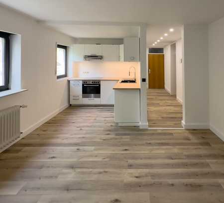 Frisch renovierte 2,5-Raum-Souterrain-Wohnung in Karlsruhe