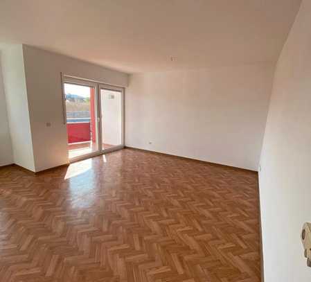 Modernisierte 3-Raum-Wohnung mit Balkon in Eisenberg