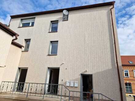 Gemütliches Mehrfamilienhaus in Zwickau mit großer Gewerbefläche