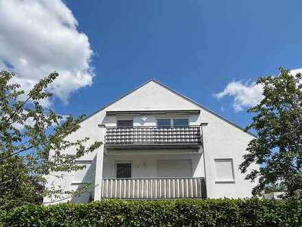 Oben ist es am Schönsten! Sofort bezugsfreie 3-ZKB mit Balkon und Garage.