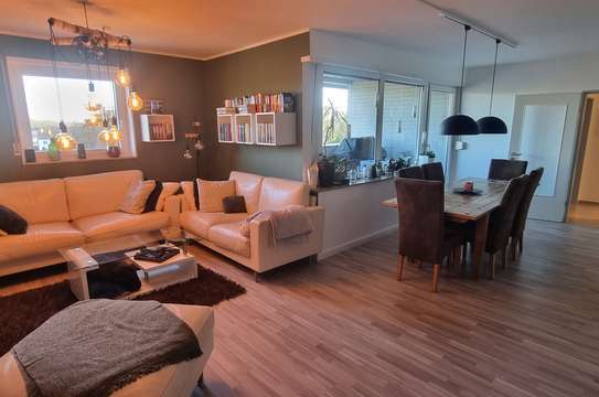 Moderne, helle 4 Zi.- Maisonette Wohnung zu vermieten